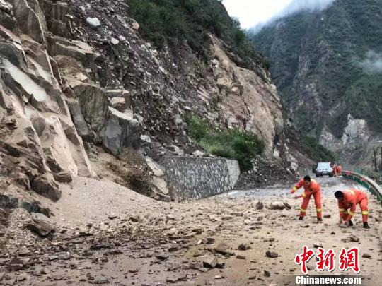 甘肃迭部县发生山洪灾害 已致1人遇难3人失联