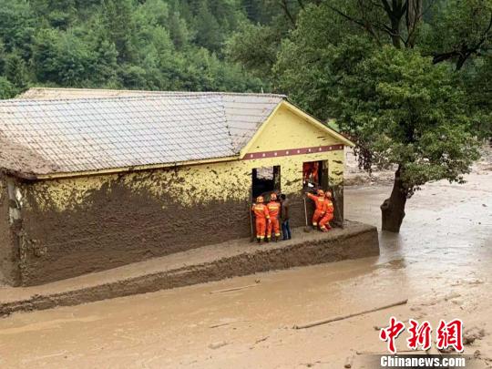 甘肃迭部县发生山洪灾害 已致1人遇难3人失联