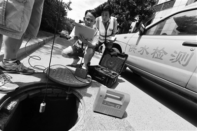 每人每天巡检80公里管道 他们是城市水脉的守护者