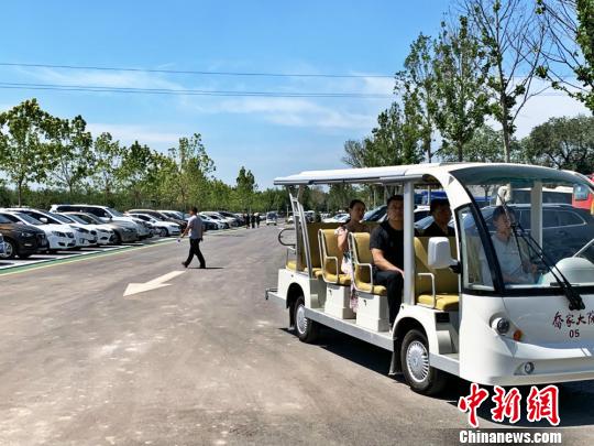 探访重新开张的乔家大院：首日迎客超8000人