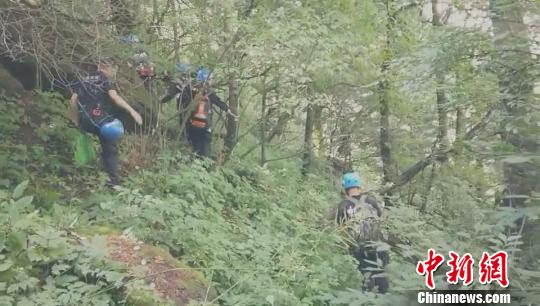 灵宝回应“游客登山失联”：生还渺茫 暂停大规模搜救