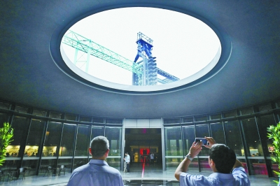 工业遗存也能变身文创展示空间 首钢在这儿办书画展