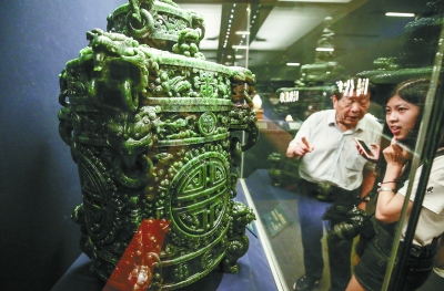 巧夺天工！130余件中国工艺美术作品亮相国博