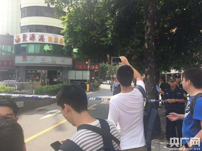 深圳罗湖区一六层居民楼突然倒塌 暂无伤亡报告