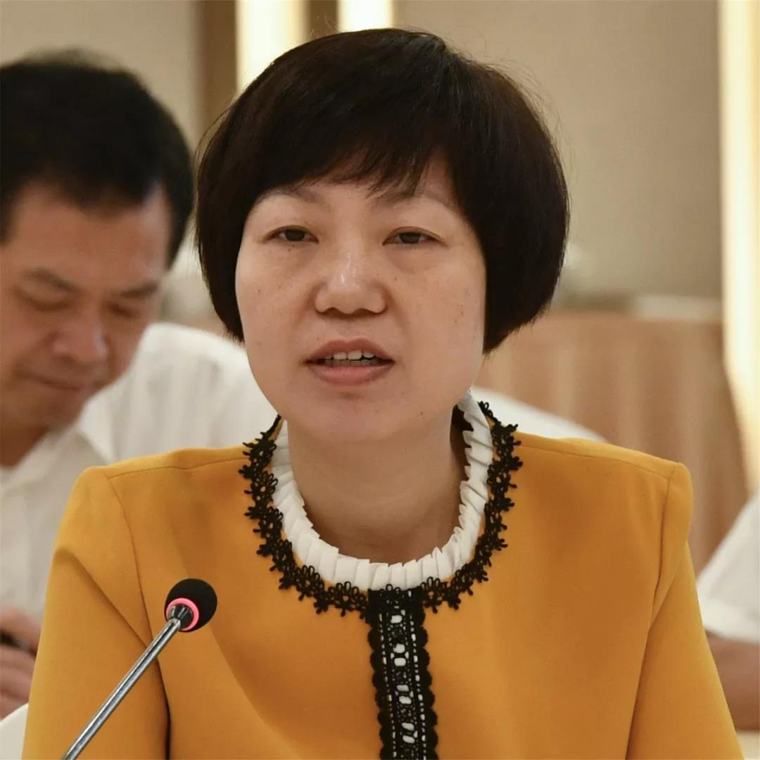 全国优秀教师高至凡生前所在学校厦门六中校长欧阳玲