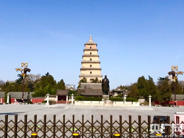 暂未开放的大雁塔景区（央广记者 刘昱 摄）