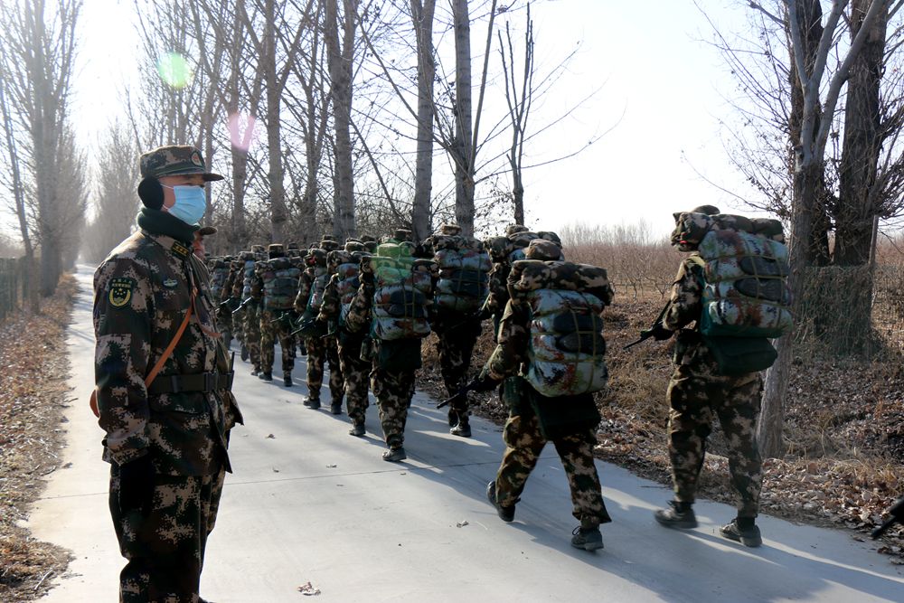 新兵拉练"初体验"|这样的青春最有劲!