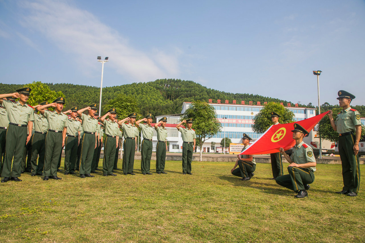 广西来宾:武警官兵开展"五四"青年节主题团日活动