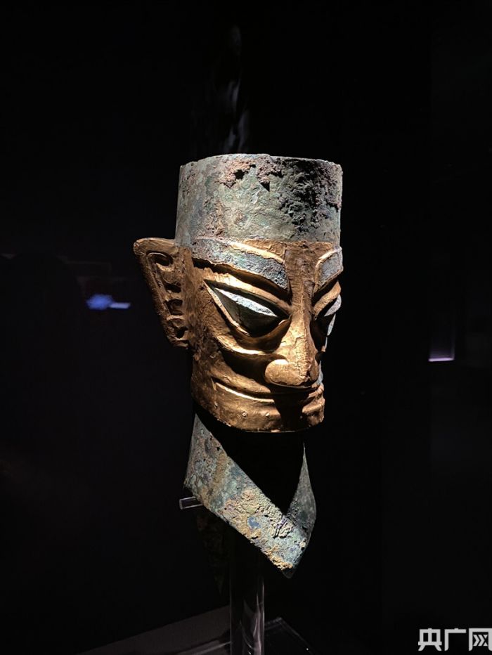 古蜀之光”三星堆·金沙遗址出土文物大展在上海奉贤博物馆开幕_ 古蜀之光”三星堆·金沙遗址出土文物大展在上海奉贤博物馆开幕_