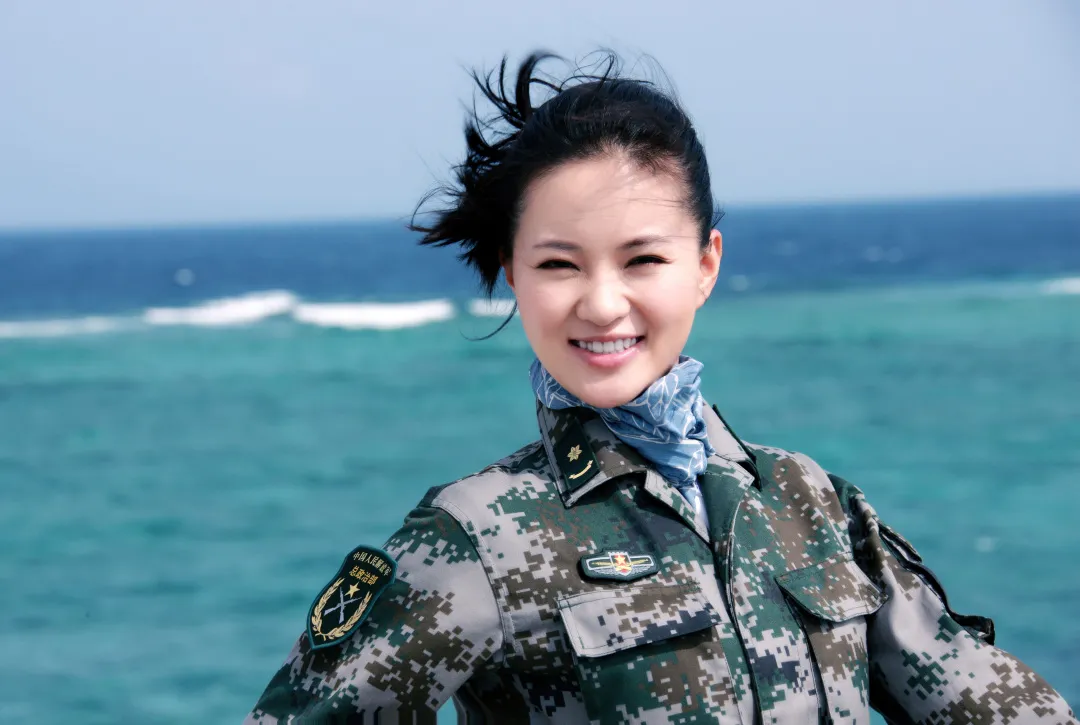 解放军文工团副团长,一级演员  雷佳2021年的中央广播电视总台春节