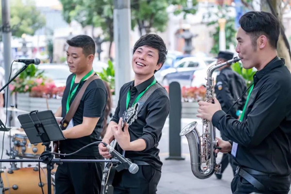 上海持证街头艺人正在全方位升级
