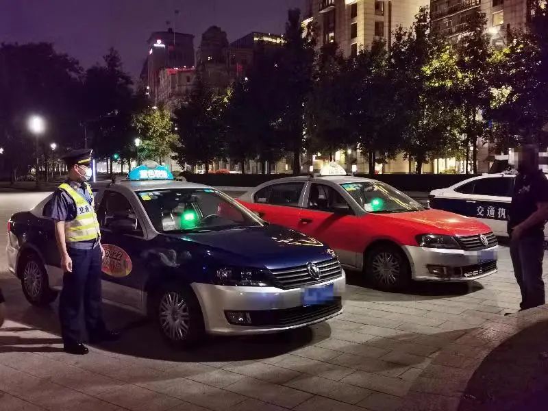 今年以来,上海市交通执法部门结合各类专项整治行动,重点聚焦本市"