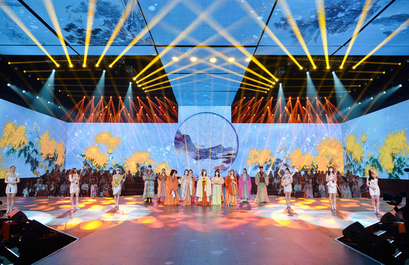 沉浸感新国潮记者独家探营2021中国时尚盛典