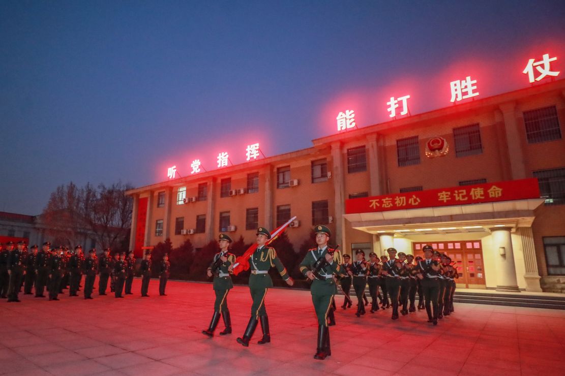 武警天津总队某支队举行元旦升旗仪式