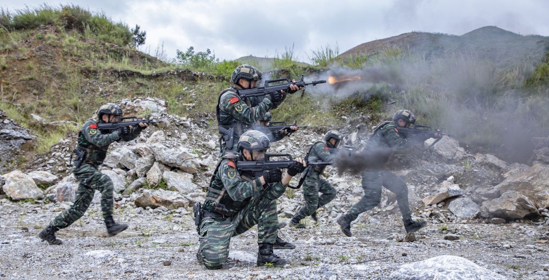 山地奇袭直击武警广西总队贺州支队山地反恐演练