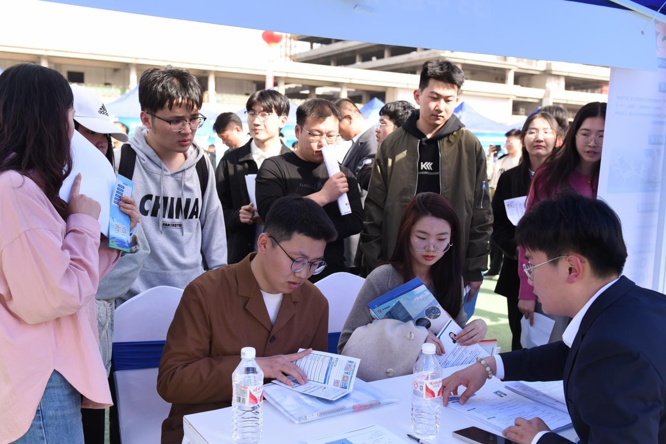 山东举办“职通央企”高校毕业生就业推进活动_央视网报_央视网(cctv.com)