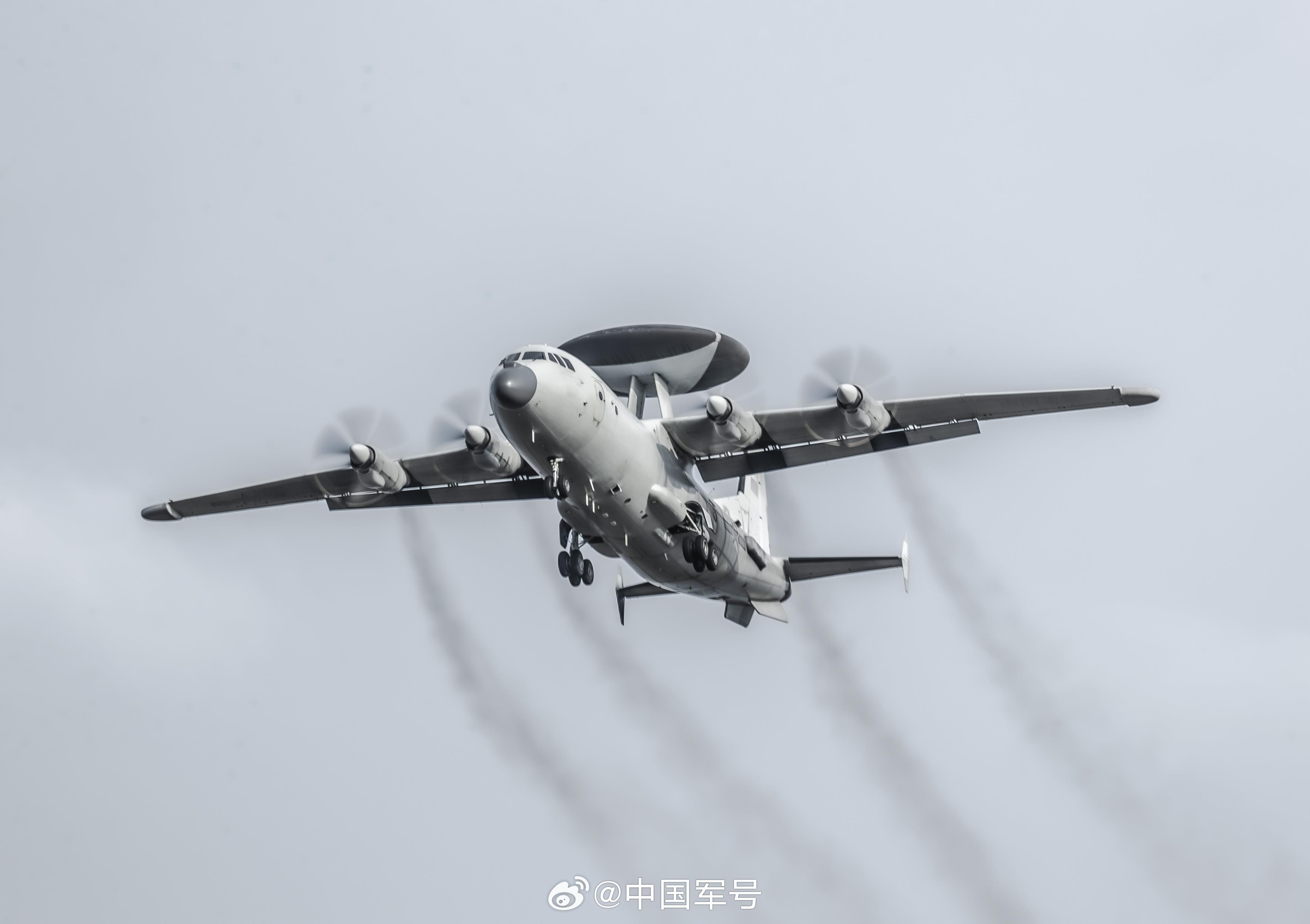 空中千里眼直击海军预警机高强度飞行训练