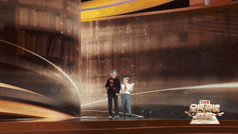 书页间的万种人生