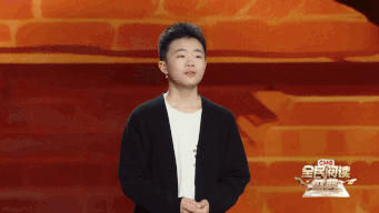 书页间的万种人生