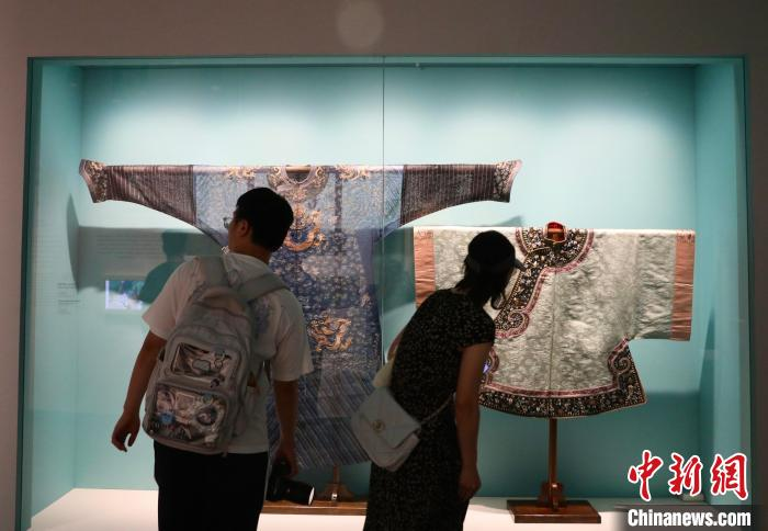 青·韵——文物里的中国传统色彩美学”特展在成都启幕_旅游频道_央视网
