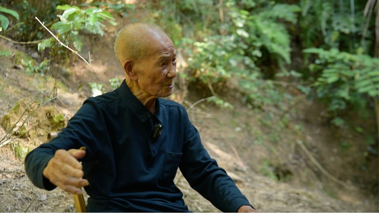 图为抗战老兵李福元（欧峰/摄）