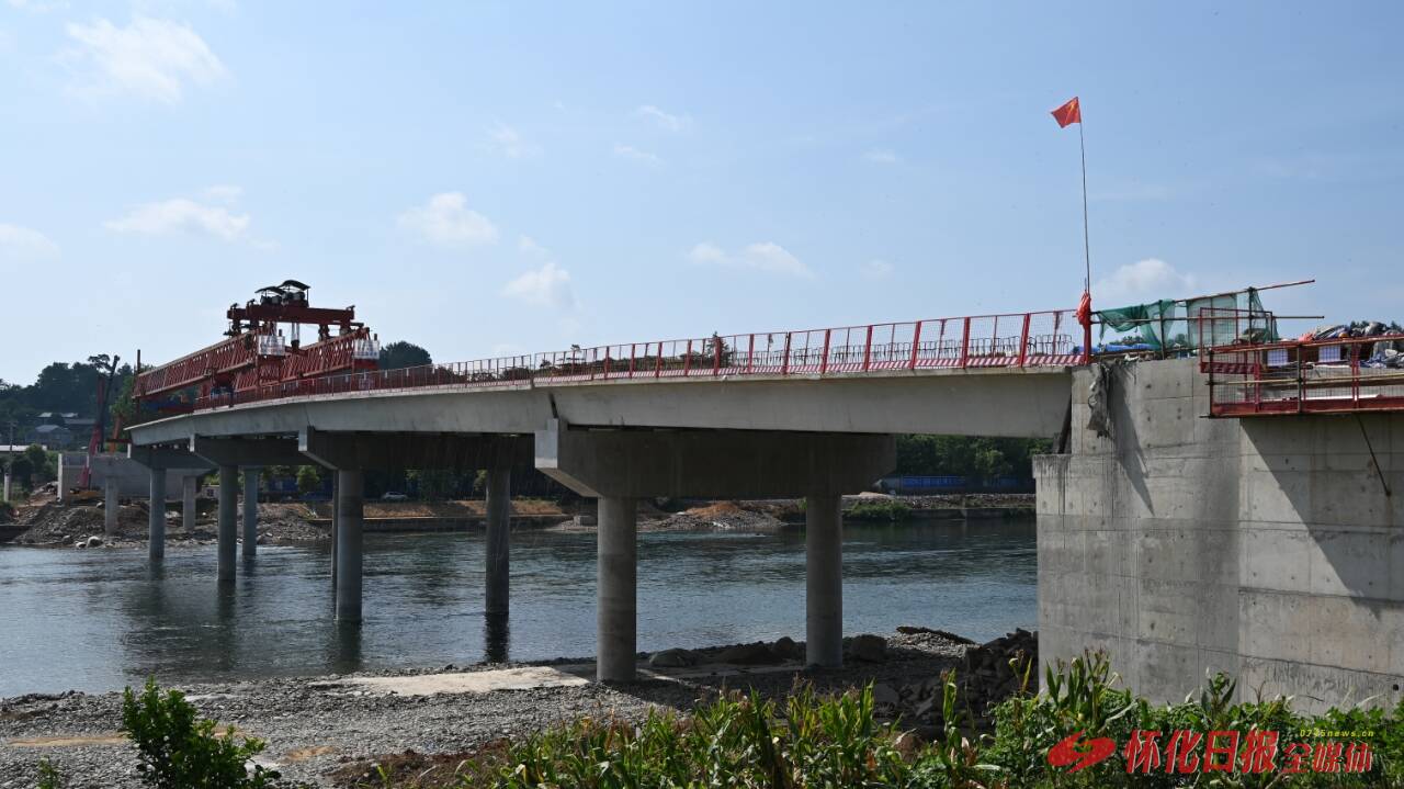 胜利大桥项目现场（全媒体记者 谭仕光 摄）