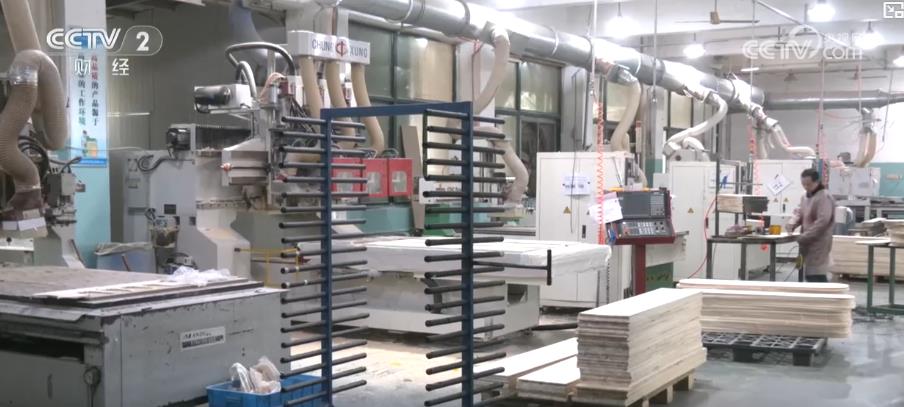 “冷装备”成“热销品” :国产雪具凭实力圈粉市场 热销国内 加速“出海”