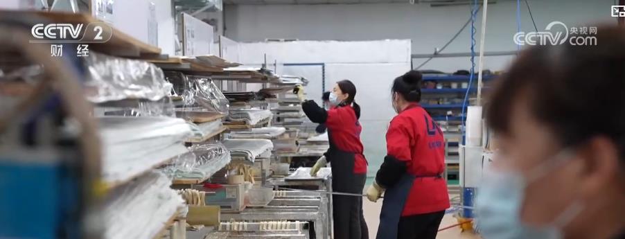 “冷装备”成“热销品” :国产雪具凭实力圈粉市场 热销国内 加速“出海”