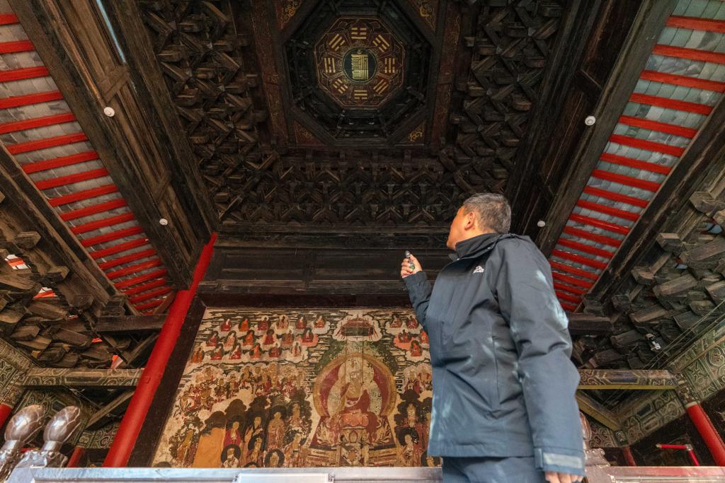 文化中国行·守宝人丨在玉龙雪山脚下守壁画