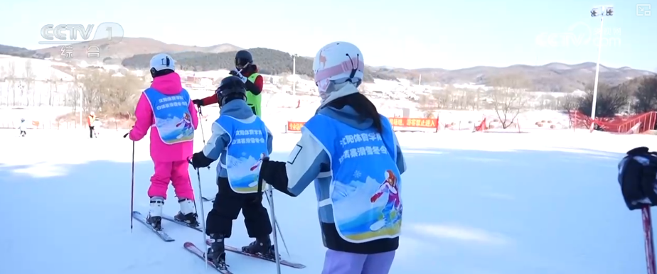 “家门口”冰雪运动激发消费新需求 冰雪经济为消费市场注入强劲“热”活力