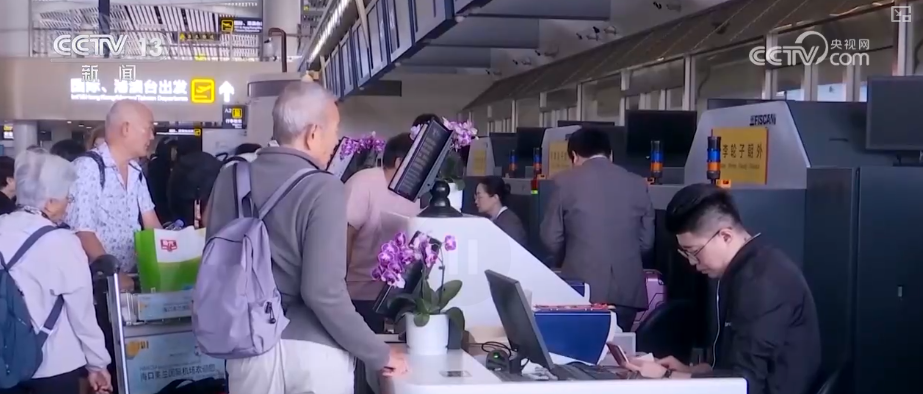 从“单向返乡”到“双向奔赴” 暖心服务为“银发族”出行护航让异乡团圆更有温度