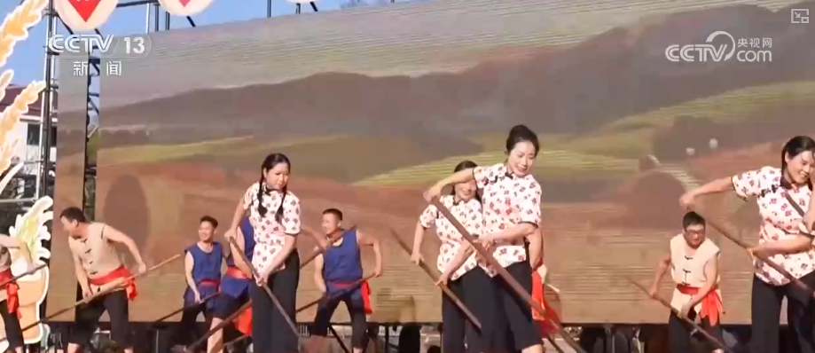 多彩集市透着浓浓年味藏着经济活力 品质升级助力“年经济”焕彩焕新