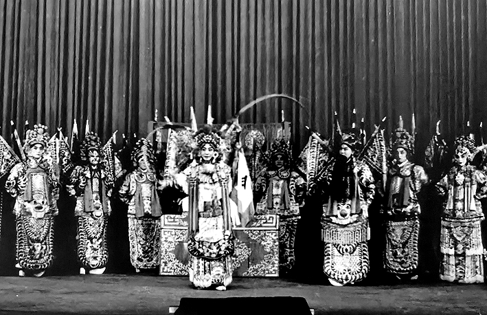 1959年梅兰芳在北京人民剧场演出《穆桂英挂帅》 资料图片