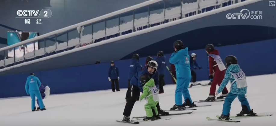 “冰雪+”创新联动将“流量”变“增量” 放大冰雪经济“热”效应