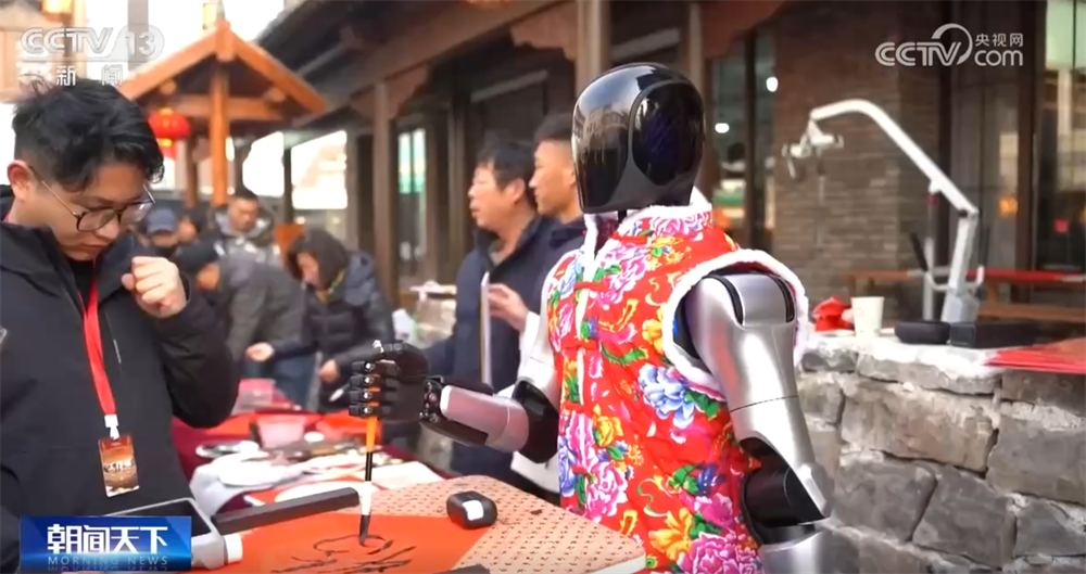 年货市场持续升温“拉满”新春氛围感 特色活动“文化味”浓打造视听盛宴