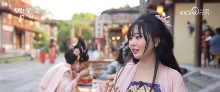 依托影视IP升级服务 从“打卡”到“入戏”游客沉浸式乐享“五一”假期
