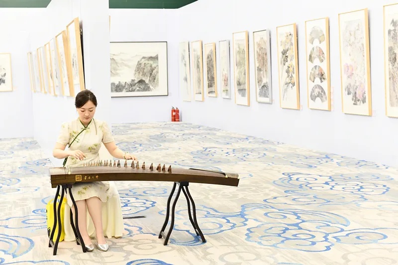 展厅现场古筝演奏