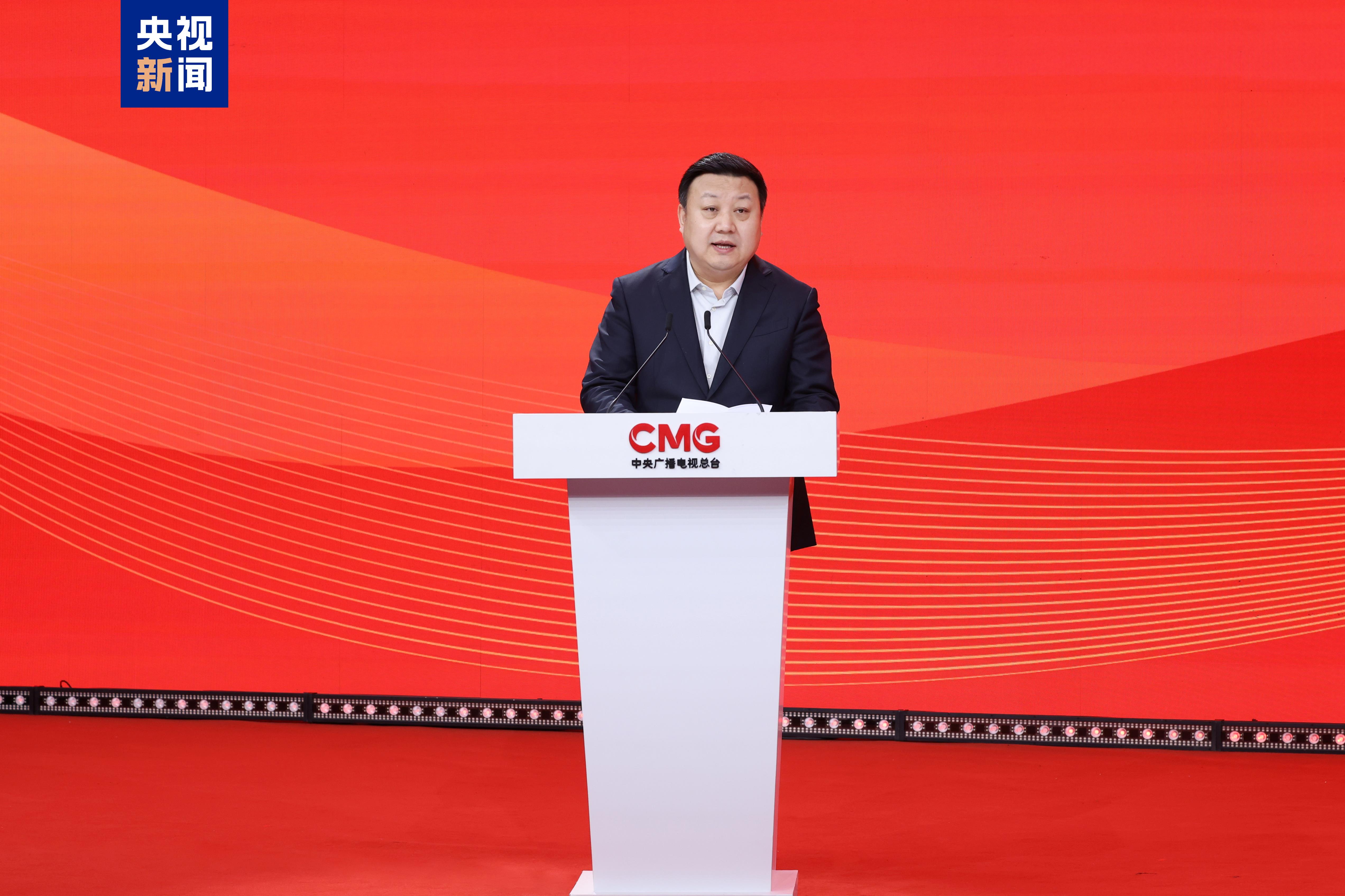 　　△中国美术馆馆长潘义奎